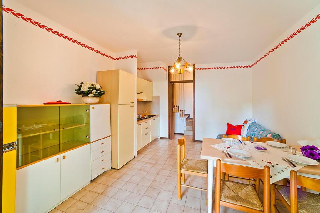 Residence Cinzia Pool Bibione Ruang foto