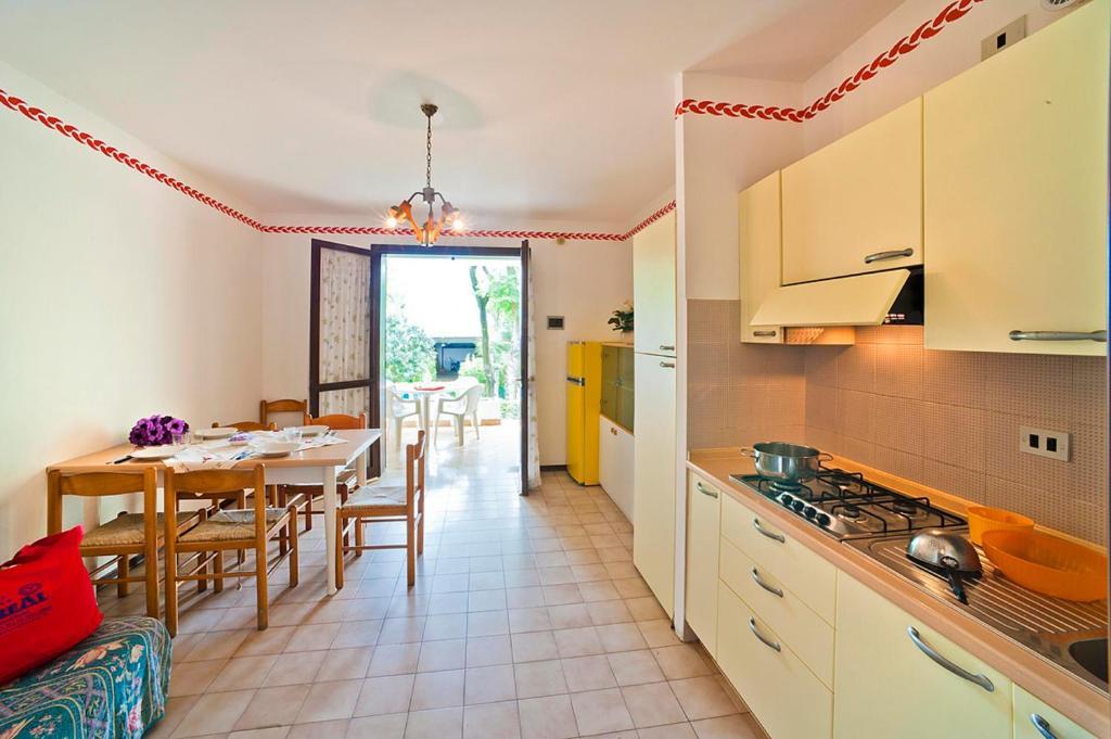 Residence Cinzia Pool Bibione Ruang foto