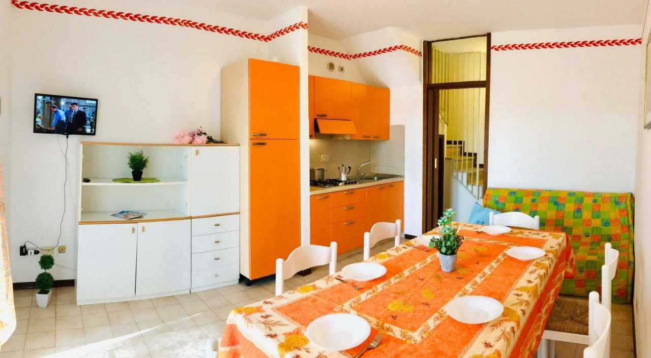 Residence Cinzia Pool Bibione Bagian luar foto