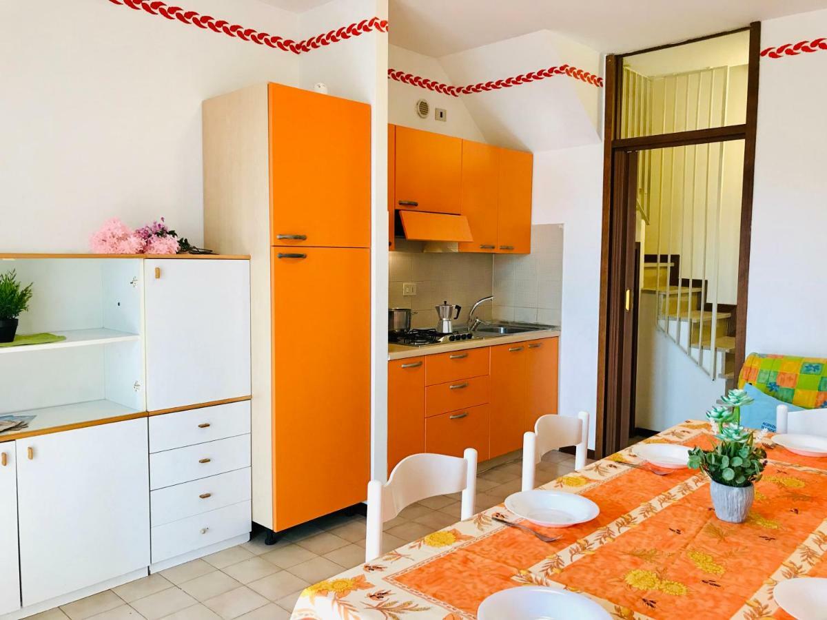 Residence Cinzia Pool Bibione Bagian luar foto